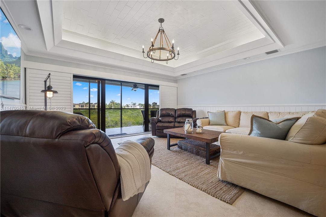 Recently Sold: $5,675,000 (3 beds, 3 baths, 2196 Square Feet)