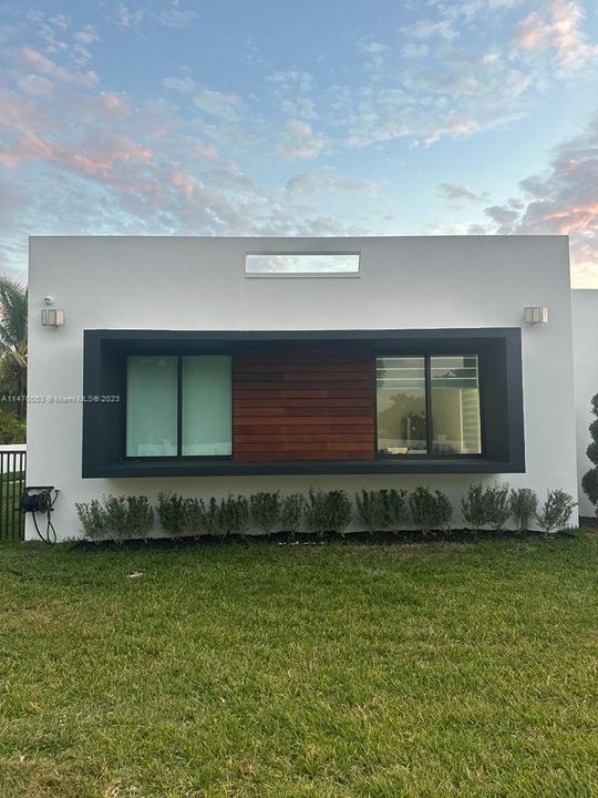 Vendido Recientemente: $5,200,900 (7 camas, 6 baños, 6822 Pies cuadrados)