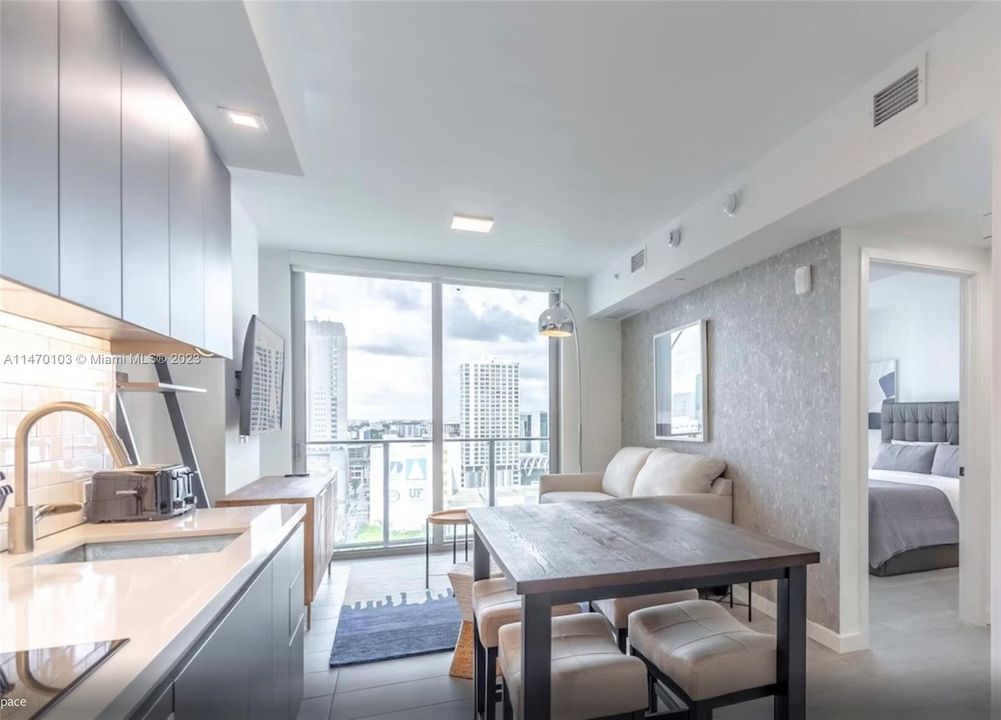 Recently Sold: $465,000 (1 beds, 1 baths, 521 Square Feet)