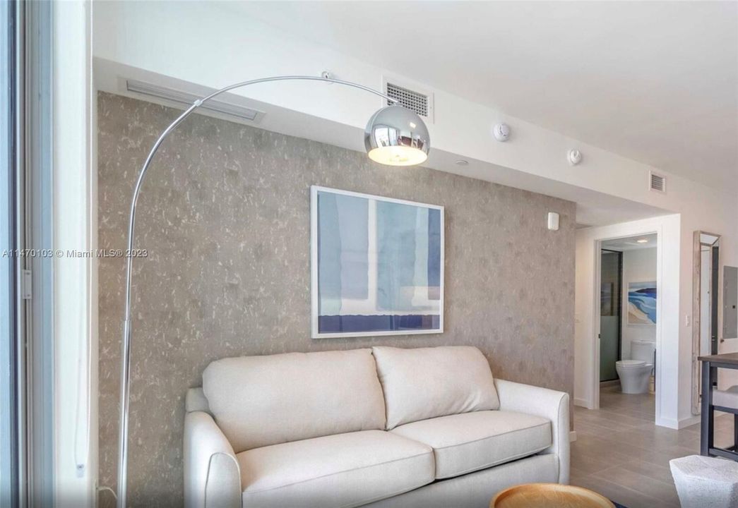 Recently Sold: $465,000 (1 beds, 1 baths, 521 Square Feet)