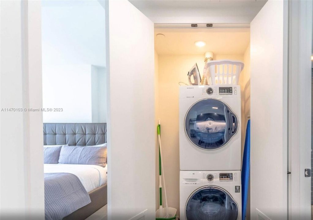 Recently Sold: $465,000 (1 beds, 1 baths, 521 Square Feet)