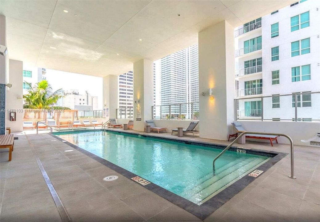 Recently Sold: $465,000 (1 beds, 1 baths, 521 Square Feet)