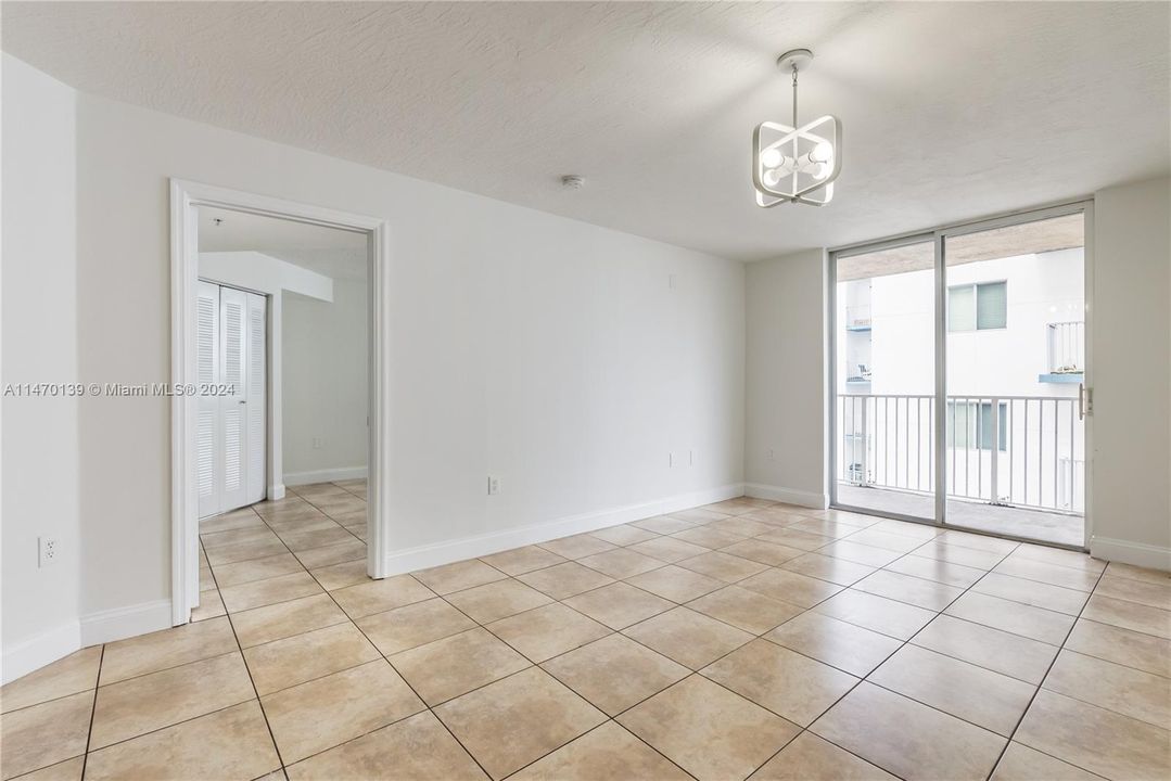 For Sale: $344,000 (3 beds, 2 baths, 1032 Square Feet)