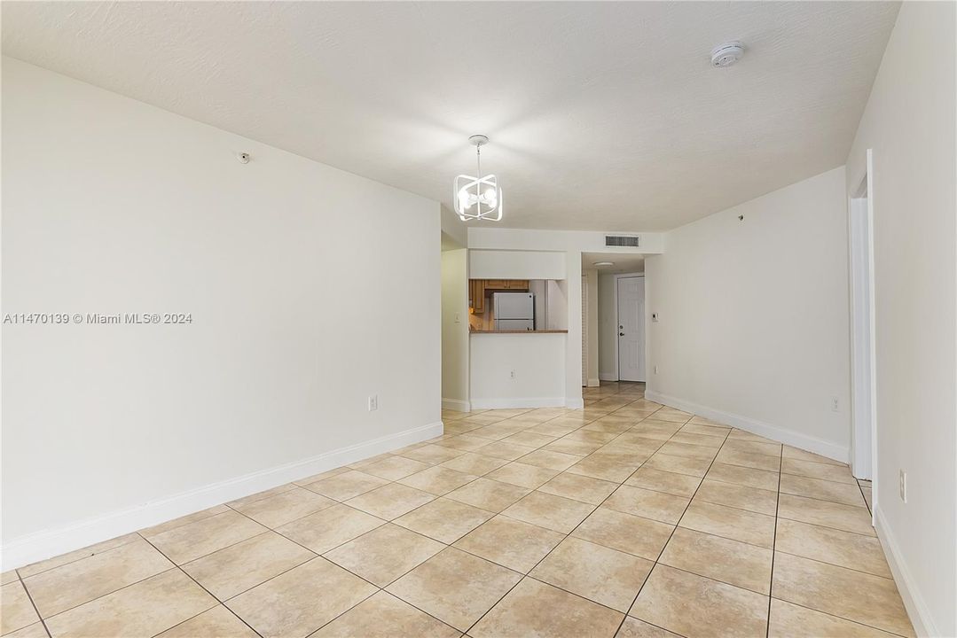 For Sale: $344,000 (3 beds, 2 baths, 1032 Square Feet)