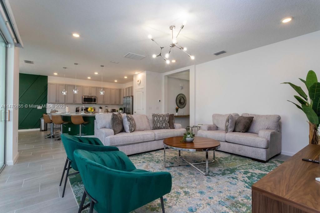 Recently Rented: $4,400 (6 beds, 6 baths, 3451 Square Feet)