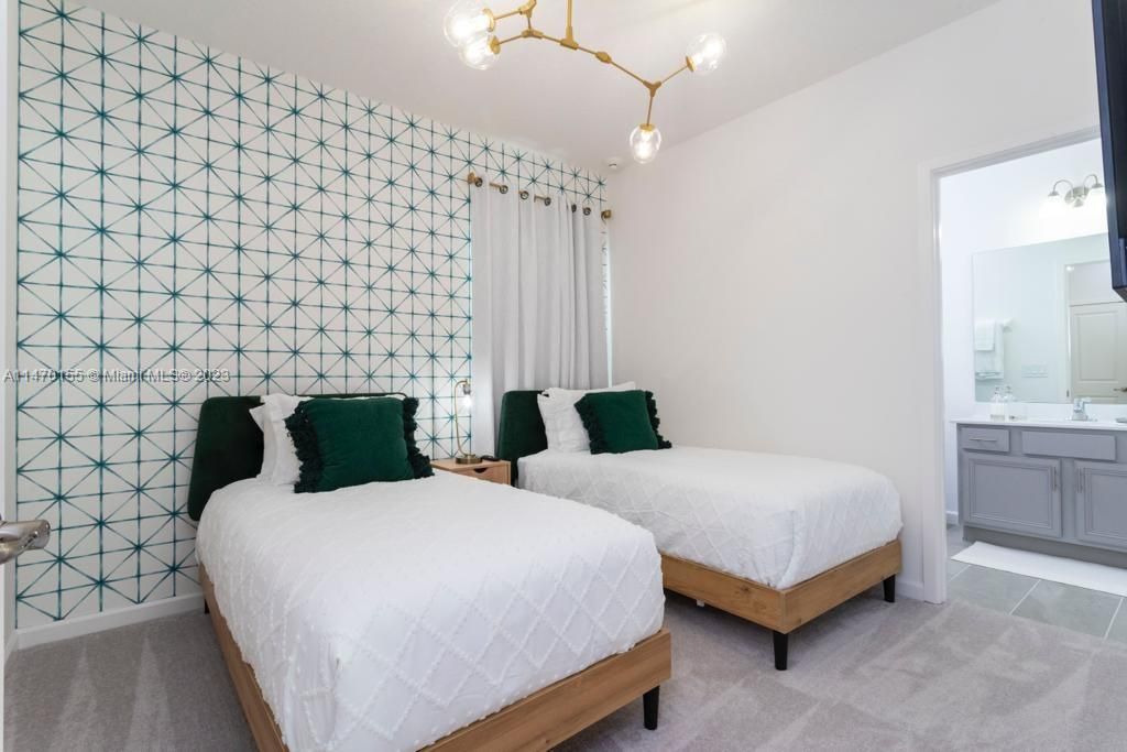 Recently Rented: $4,400 (6 beds, 6 baths, 3451 Square Feet)