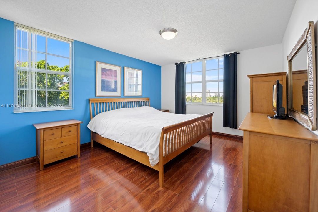 Recently Rented: $2,725 (2 beds, 2 baths, 1180 Square Feet)