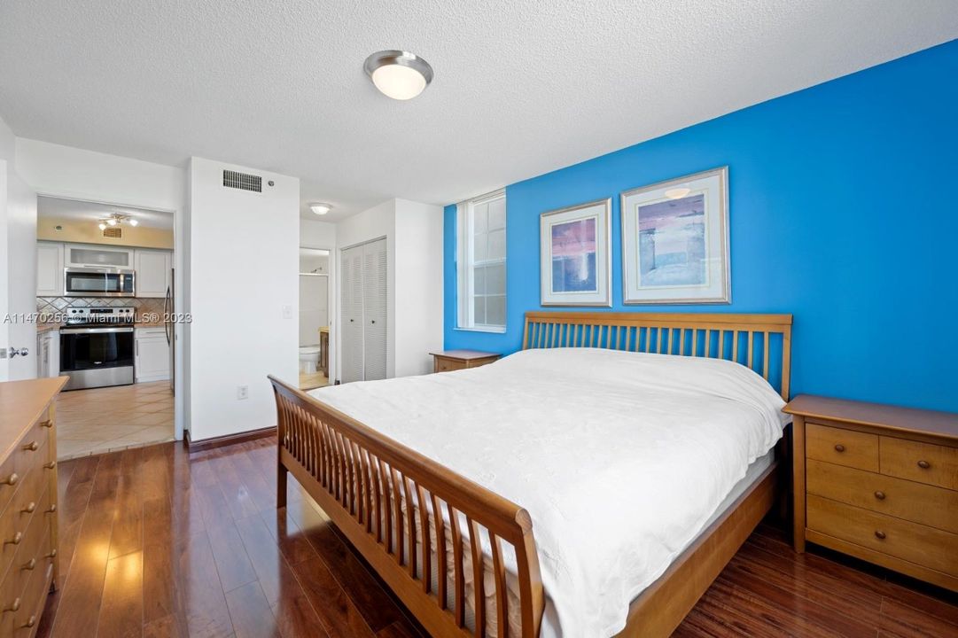 Recently Rented: $2,725 (2 beds, 2 baths, 1180 Square Feet)