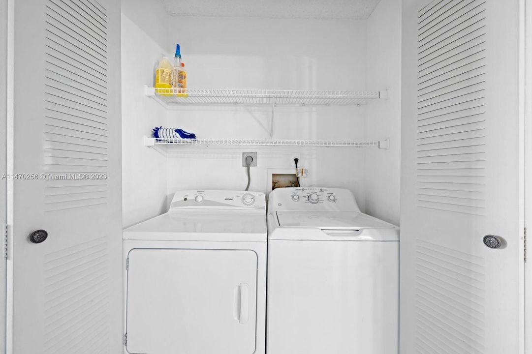 Recently Rented: $2,725 (2 beds, 2 baths, 1180 Square Feet)