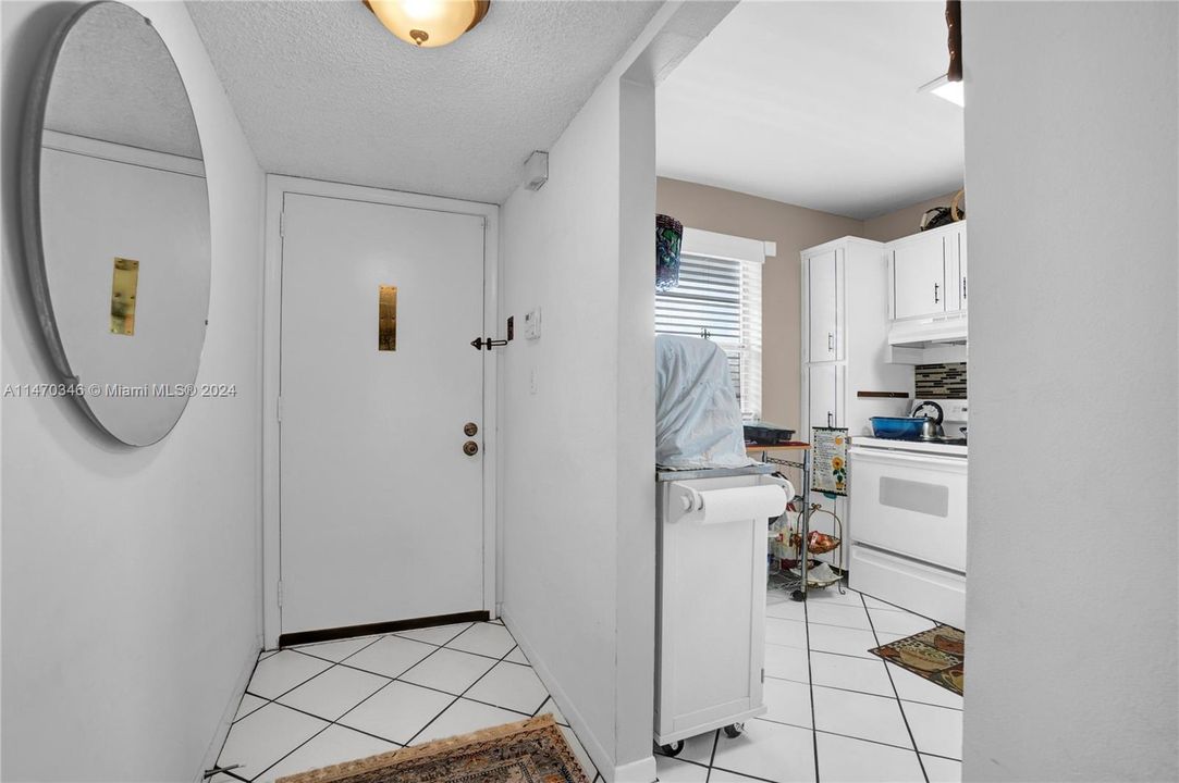 Active With Contract: $95,000 (2 beds, 2 baths, 904 Square Feet)