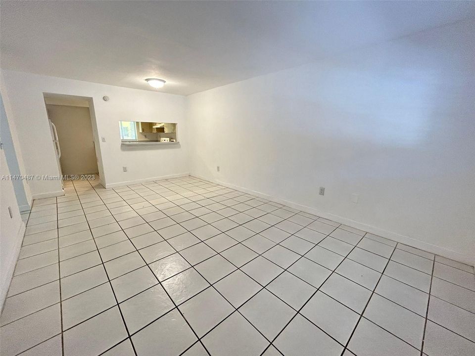 Recently Rented: $2,195 (2 beds, 2 baths, 944 Square Feet)