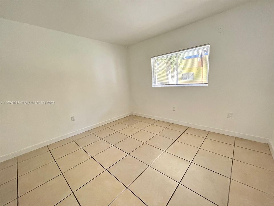 Recently Rented: $2,195 (2 beds, 2 baths, 944 Square Feet)