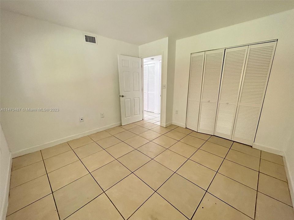 Recently Rented: $2,195 (2 beds, 2 baths, 944 Square Feet)