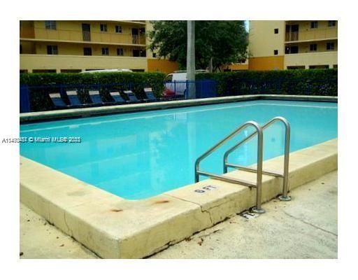 Recently Rented: $2,195 (2 beds, 2 baths, 944 Square Feet)