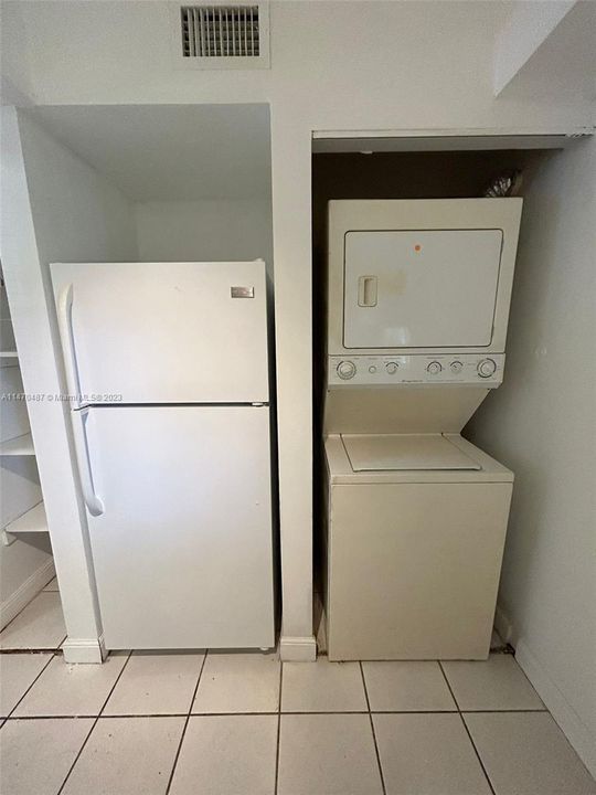 Recently Rented: $2,195 (2 beds, 2 baths, 944 Square Feet)