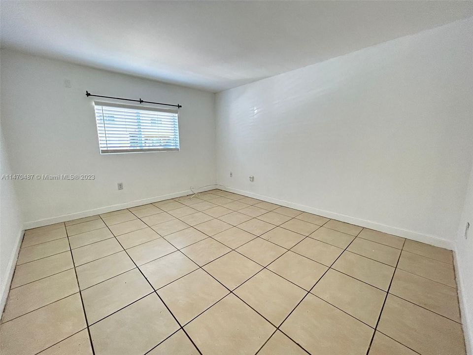 Recently Rented: $2,195 (2 beds, 2 baths, 944 Square Feet)