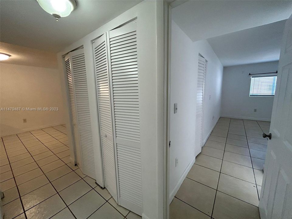Recently Rented: $2,195 (2 beds, 2 baths, 944 Square Feet)