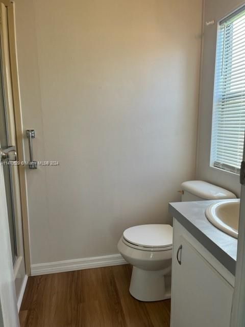 For Sale: $95,900 (2 beds, 2 baths, 1100 Square Feet)