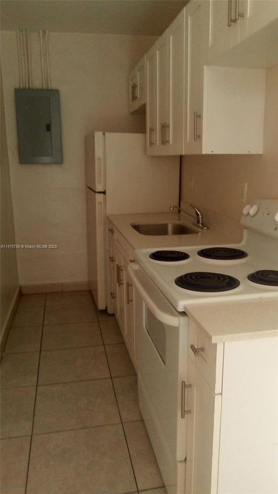 Recently Rented: $1,450 (1 beds, 1 baths, 526 Square Feet)