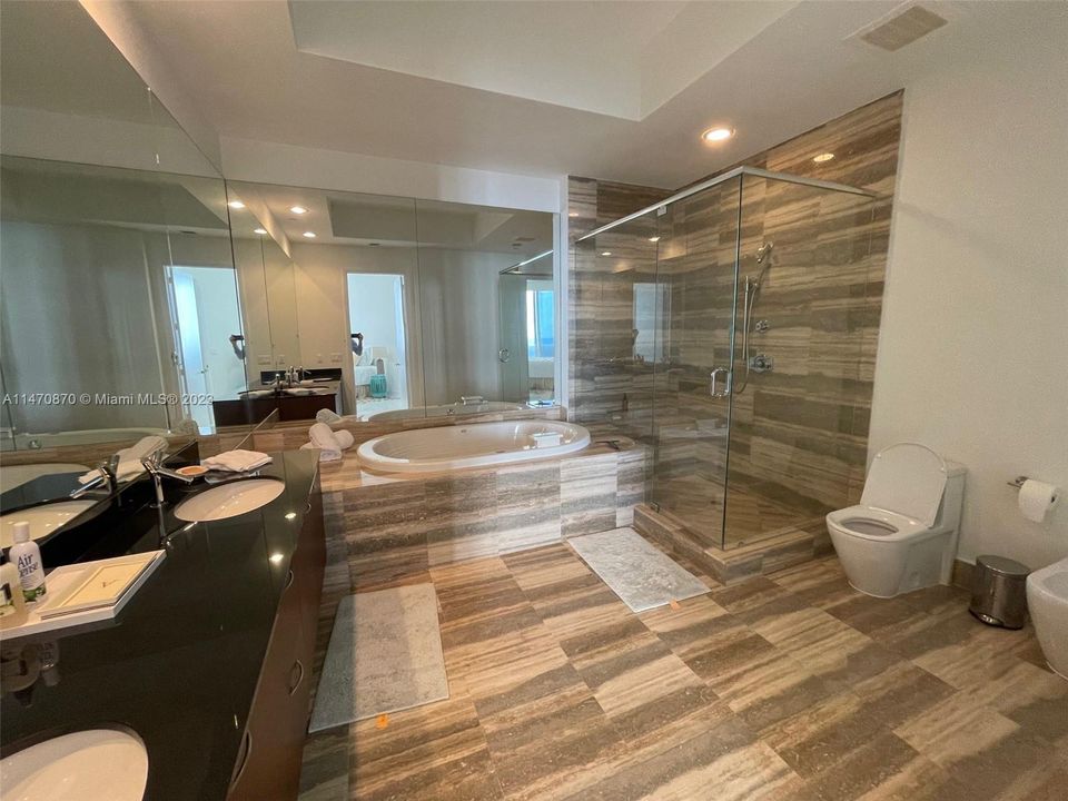 Recently Sold: $1,650,000 (2 beds, 3 baths, 0 Square Feet)