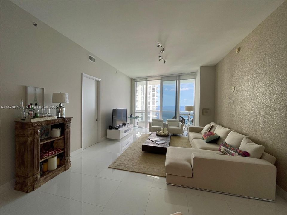 Recently Sold: $1,650,000 (2 beds, 3 baths, 0 Square Feet)