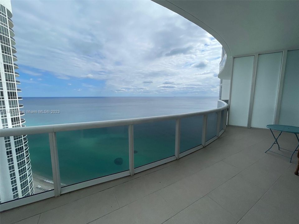 Recently Sold: $1,650,000 (2 beds, 3 baths, 0 Square Feet)