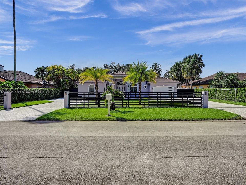 Recently Sold: $1,675,000 (4 beds, 3 baths, 3425 Square Feet)