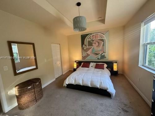 Recently Sold: $419,000 (3 beds, 2 baths, 1692 Square Feet)