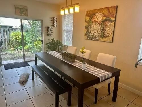 Recently Sold: $419,000 (3 beds, 2 baths, 1692 Square Feet)