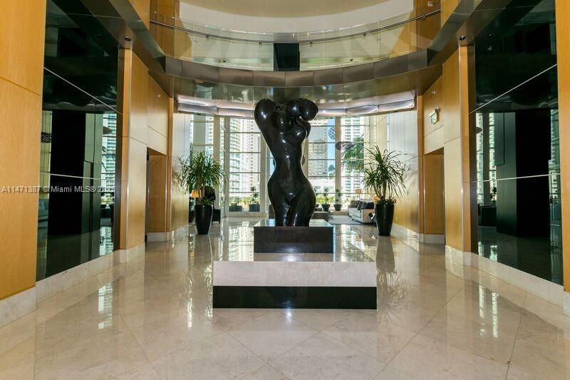 Недавно продано: $645,000 (1 спален, 1 ванн, 1076 Квадратных фут)