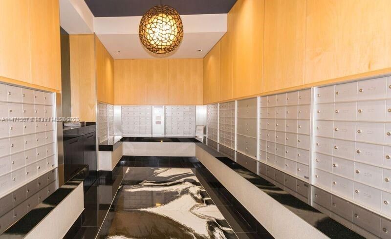 Недавно продано: $645,000 (1 спален, 1 ванн, 1076 Квадратных фут)