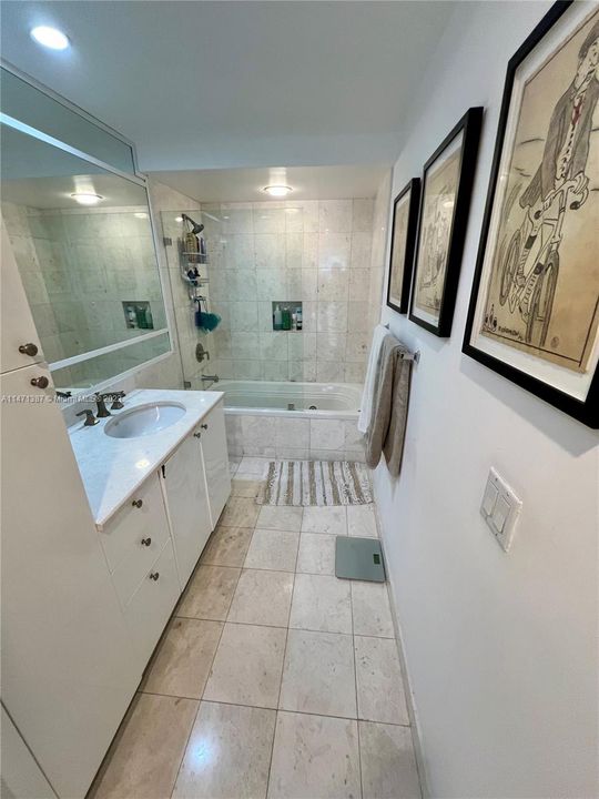 Недавно продано: $645,000 (1 спален, 1 ванн, 1076 Квадратных фут)