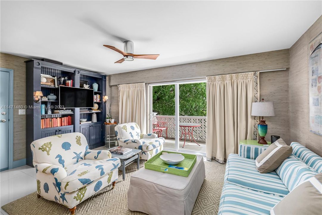 Недавно продано: $344,000 (1 спален, 1 ванн, 667 Квадратных фут)