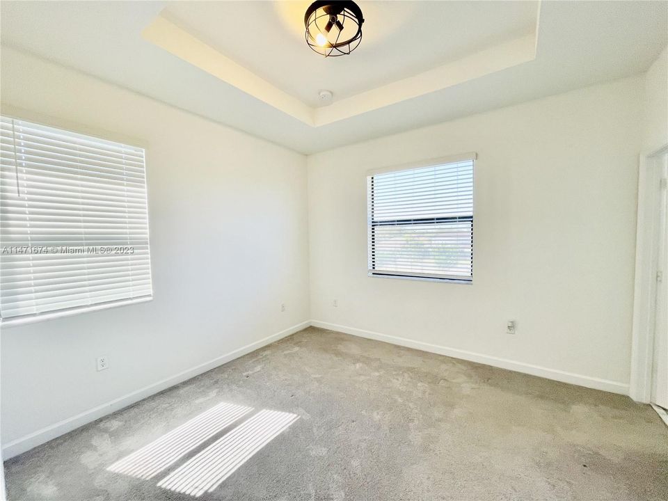 Recently Rented: $2,900 (3 beds, 3 baths, 1256 Square Feet)