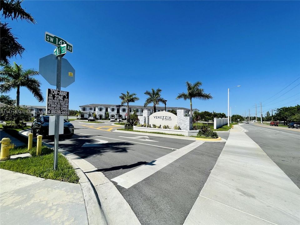 Recently Rented: $2,900 (3 beds, 3 baths, 1256 Square Feet)