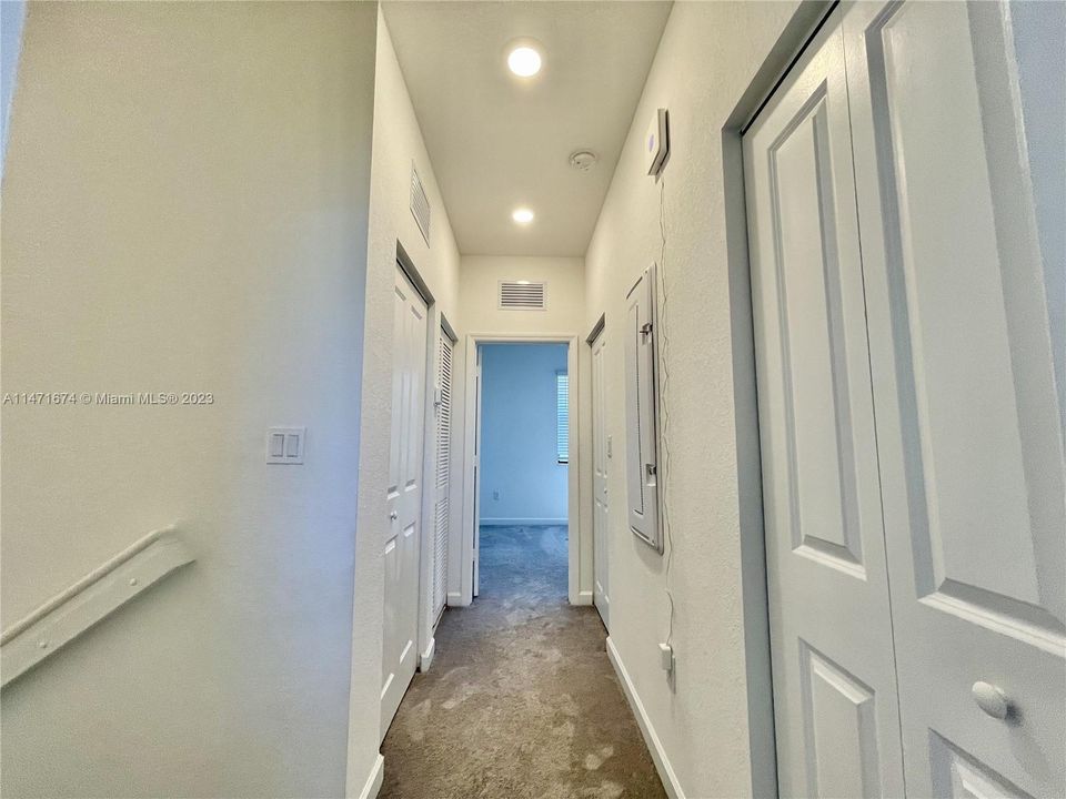 Recently Rented: $2,900 (3 beds, 3 baths, 1256 Square Feet)