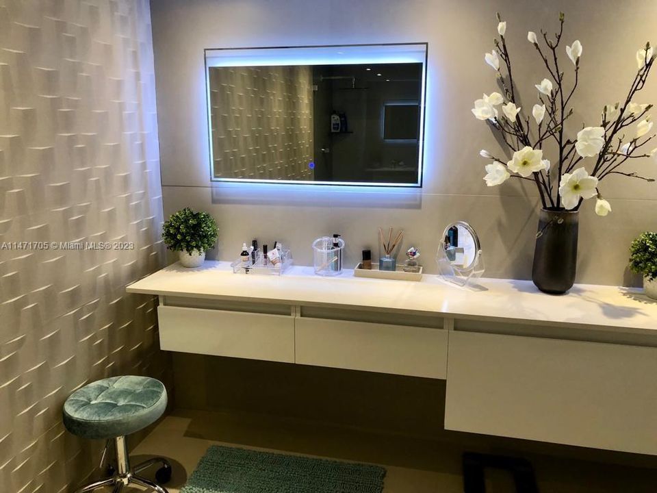 最近租的: $6,000 (2 贝兹, 2 浴室, 1728 平方英尺)