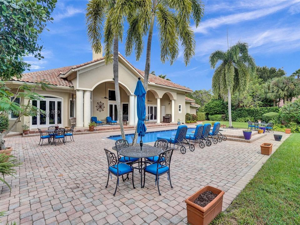 Recently Sold: $2,800,000 (4 beds, 4 baths, 4495 Square Feet)