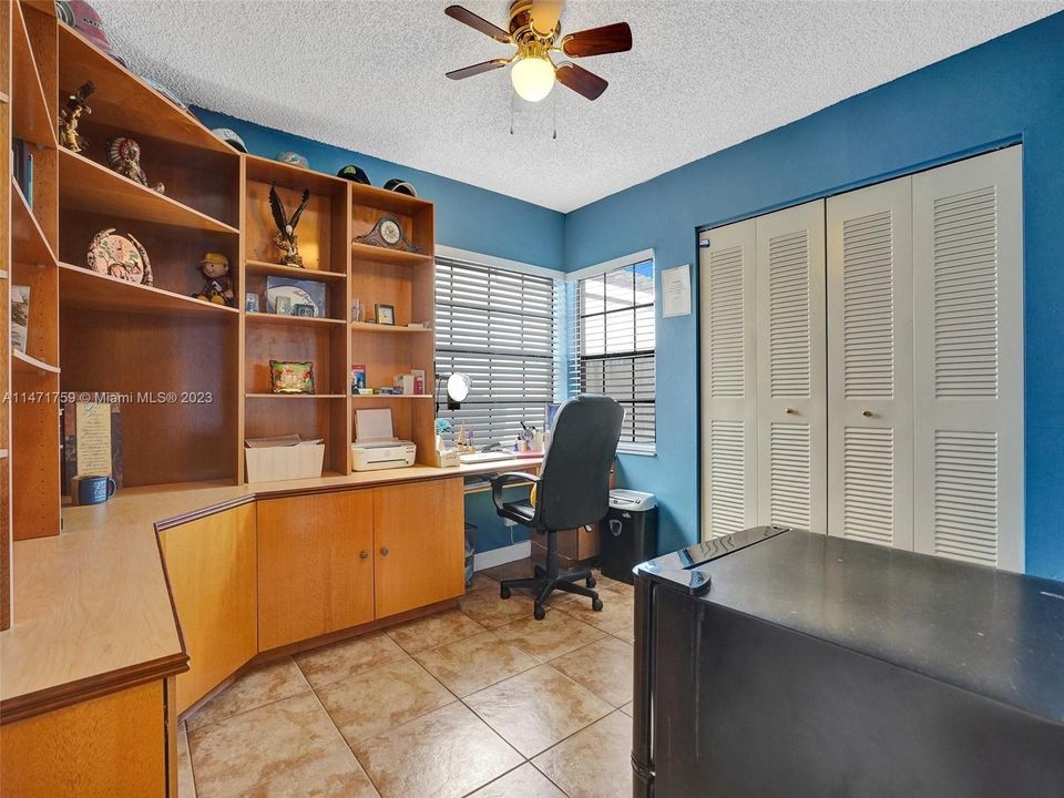 Vendido Recientemente: $389,000 (3 camas, 2 baños, 1486 Pies cuadrados)