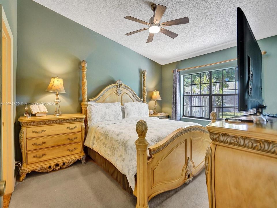 Vendido Recientemente: $389,000 (3 camas, 2 baños, 1486 Pies cuadrados)