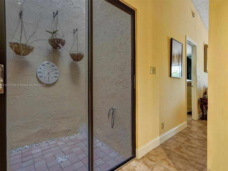 Vendido Recientemente: $389,000 (3 camas, 2 baños, 1486 Pies cuadrados)