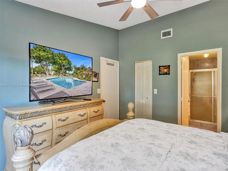 Vendido Recientemente: $389,000 (3 camas, 2 baños, 1486 Pies cuadrados)