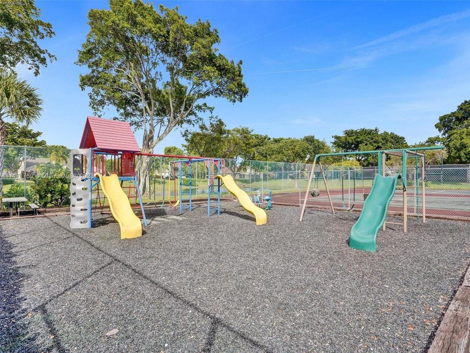 Vendido Recientemente: $389,000 (3 camas, 2 baños, 1486 Pies cuadrados)