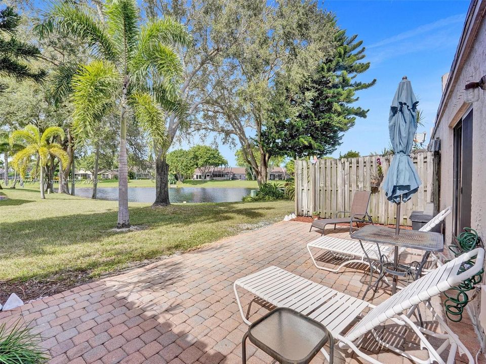 Vendido Recientemente: $389,000 (3 camas, 2 baños, 1486 Pies cuadrados)