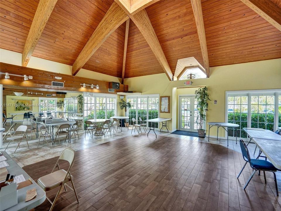 Vendido Recientemente: $389,000 (3 camas, 2 baños, 1486 Pies cuadrados)