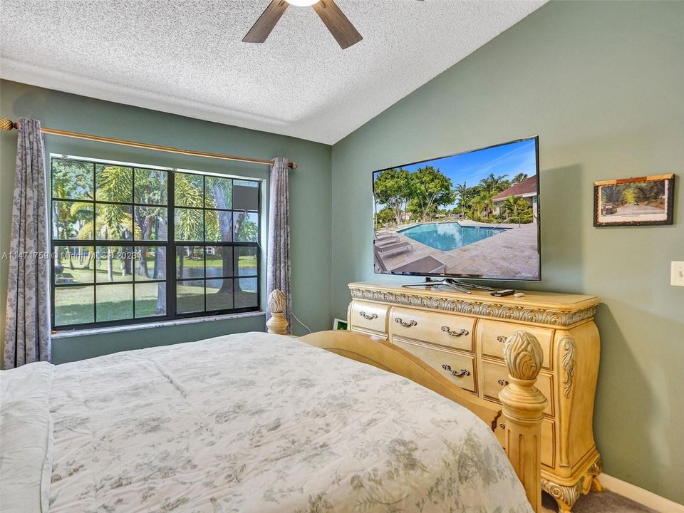 Vendido Recientemente: $389,000 (3 camas, 2 baños, 1486 Pies cuadrados)