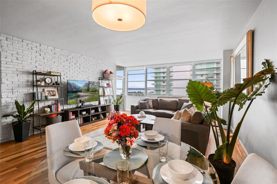 Недавно продано: $629,000 (1 спален, 1 ванн, 856 Квадратных фут)