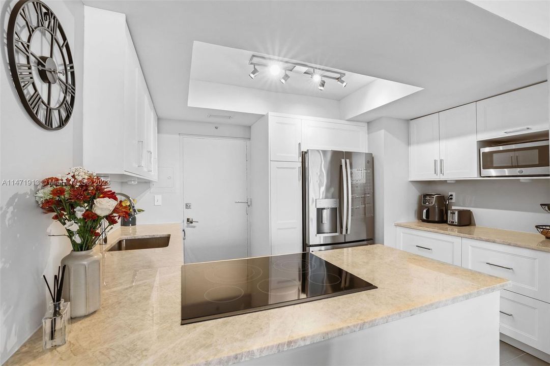 Недавно продано: $629,000 (1 спален, 1 ванн, 856 Квадратных фут)