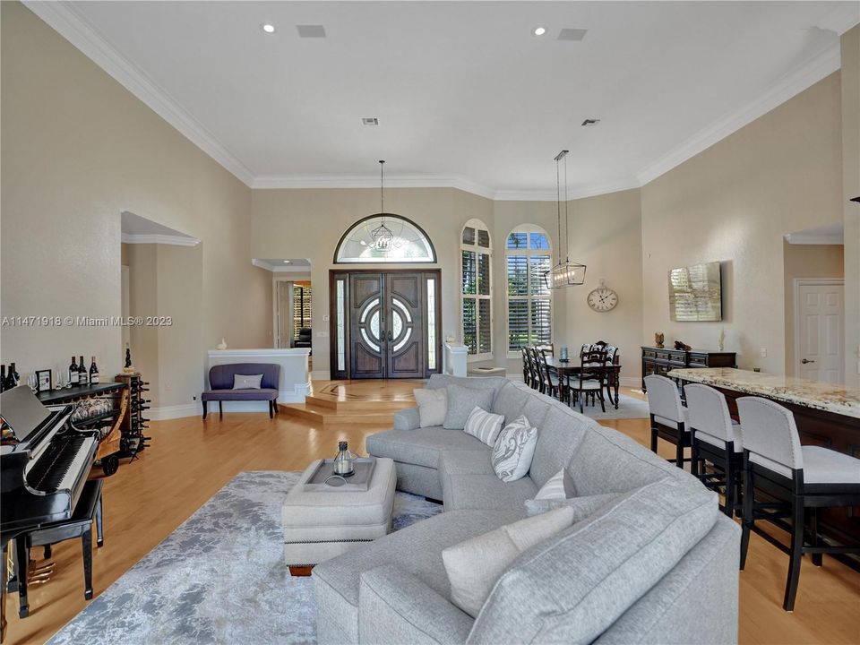 Recently Sold: $2,699,000 (5 beds, 5 baths, 5000 Square Feet)