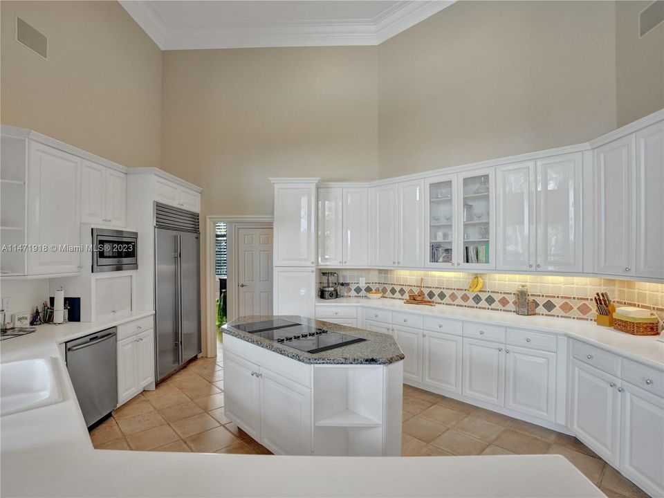 Recently Sold: $2,699,000 (5 beds, 5 baths, 5000 Square Feet)